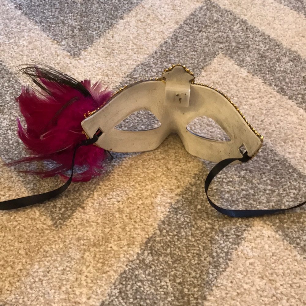 Masquerade Mask - Picture 4 of 4
